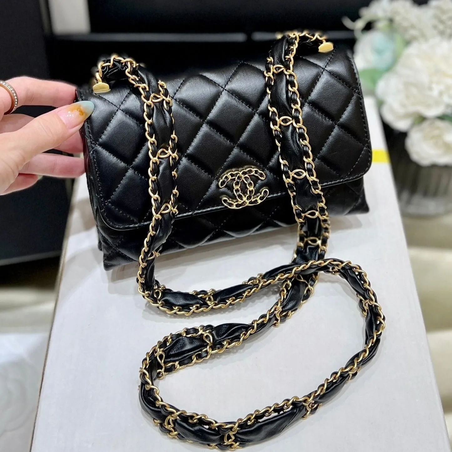 19 Classic Flap Bag 18 Black Bodin Calfskin Gold Hardware